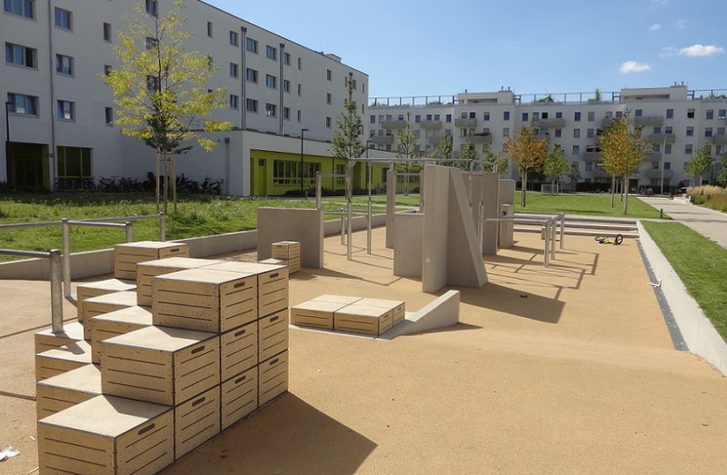 x-move_Parkour_Kistenstapel_Anlage_Muenchen_oeffentlicher_Spielraum-2