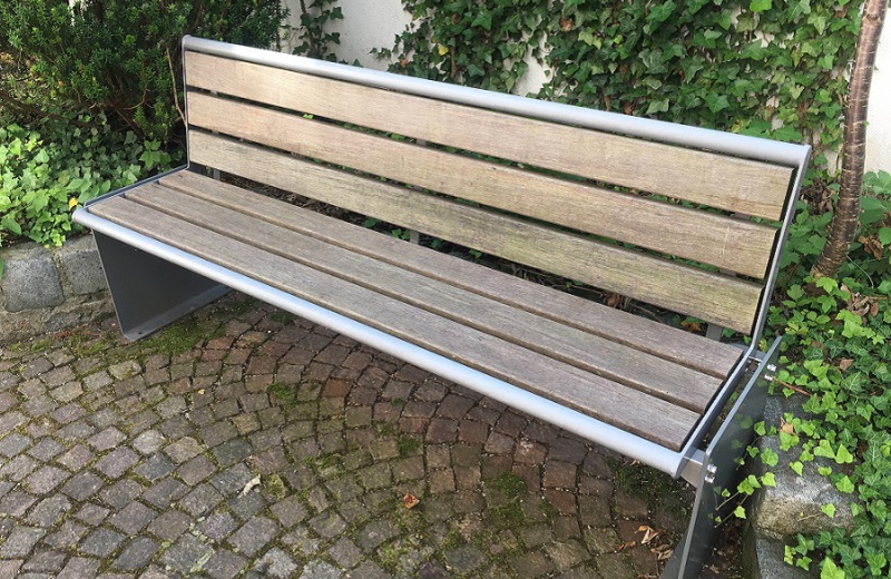 Muenchen_Aubing_Erlau_Sitzbank_Quadri_Style_Bambus_dunkel-1