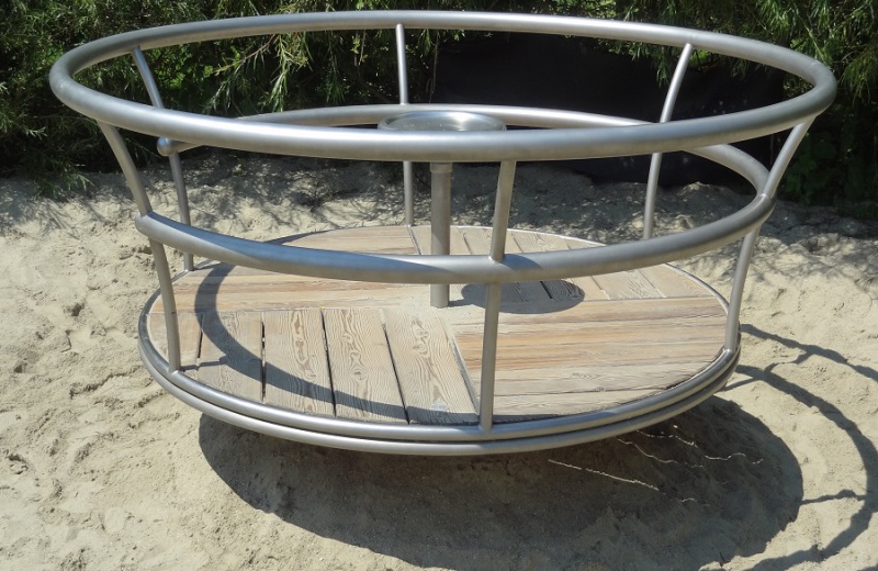 Richter_Spielgeraete_Oeffentlicher_Spielplatz_Karussell_fuer_Kinder_und_Jugendliche