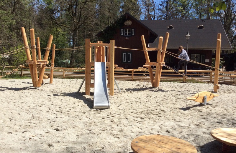 Richter_Referenz_fertiger_Spielplatz_am_Biergarten_Waldheim64