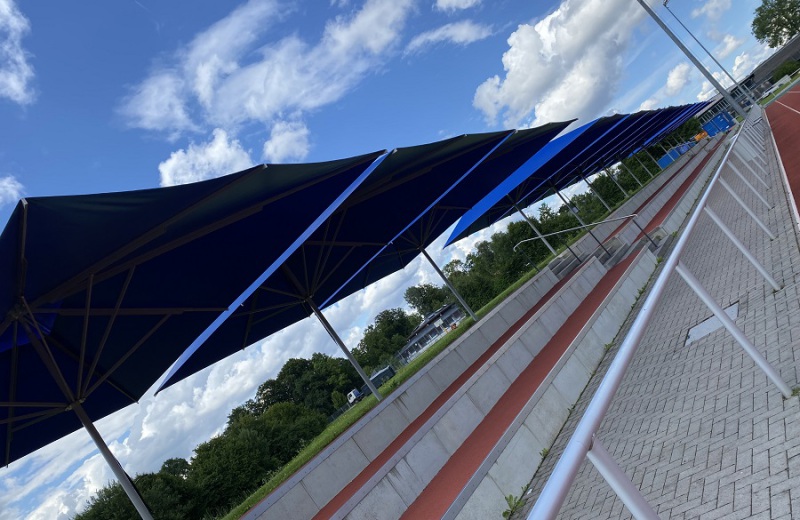 Caravita_Referenz_Big_Ben_Freestyle_wasserdichtes_Polyestergewebe_PVC_beschichteten_Sonnenschutzmembranen_Ferrari_Precontraint
