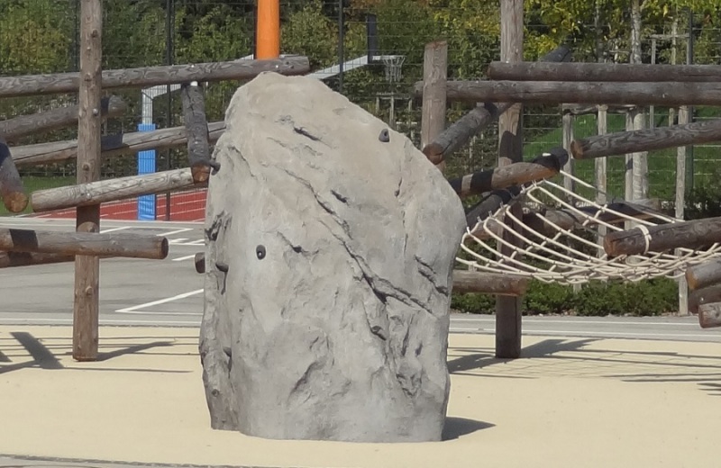 x-move_Grundschule_München_Kletterfels