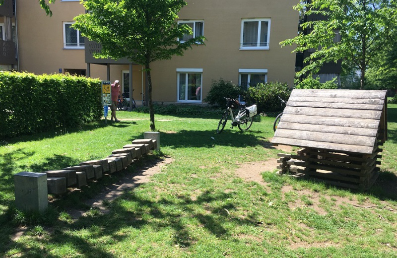 GWG_Wohnbaunaher_Spielplatz_Richter_Spielhaeuschen-3