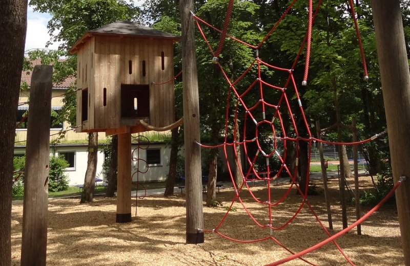 Richter_Kletterwald_Schulhof_Grundschule_Muenchen-31