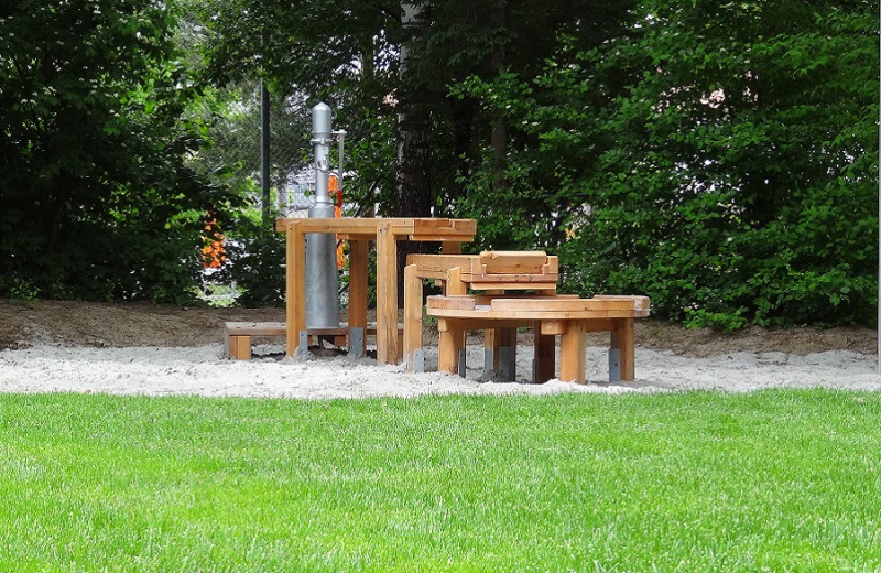 Richter_Spielgeraete_Muenchen_Wasserrinnen_Schwengelpumpe_Waldperlach_Kiga