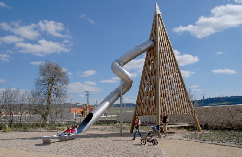 Richter_Spielgeraete_Grosser_Pyramidenturm