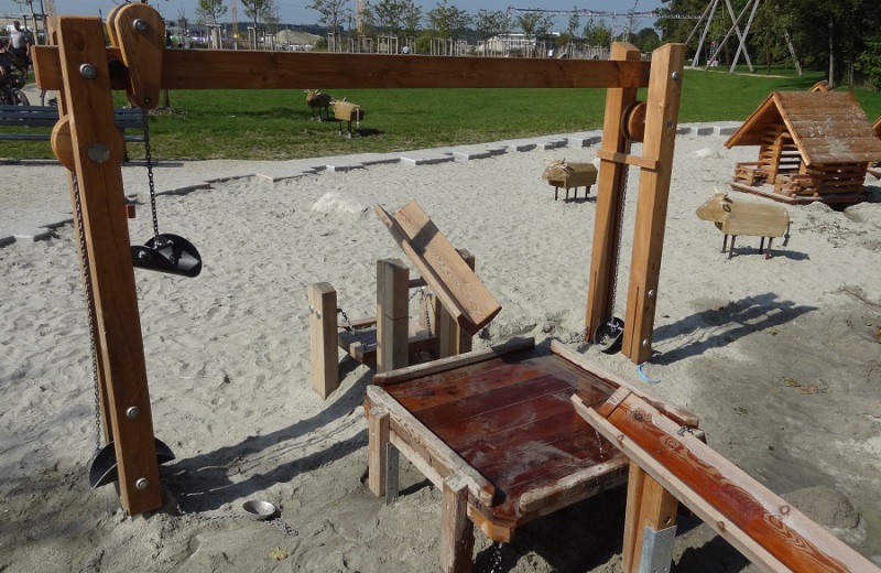 Richter_Spielgeraete_Muenchen_Freiham_Gruenfinger_Wasserspielplatz-