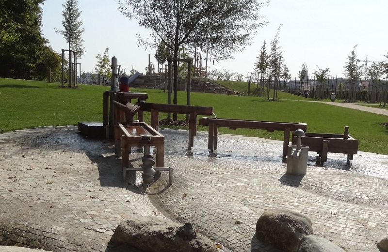 Richter_Spielgeraete_Muenchen_Freiham_Gruenfinger_Wasserspielplatz