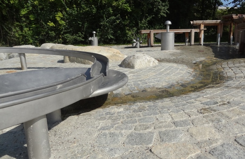 Richter_Spielgeraete_Muenchen_Freiham_Gruenfinger_Wasserspielplatz-2