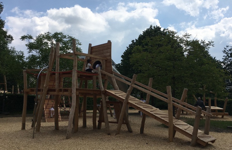 HPW_Reparatur_Spielplatz_an_der_Nymphenburger_Schlossmauer_1