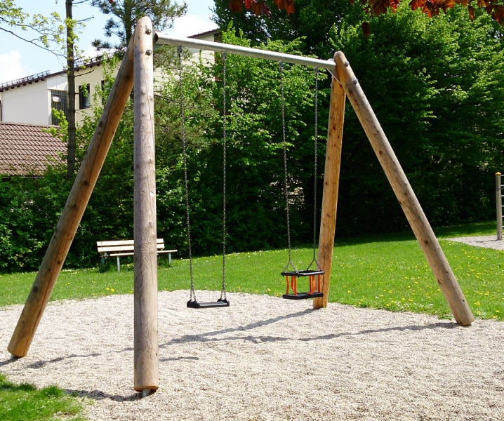Richter-Doppelte-Wiesenschaukel-spez-mit-Kleinkindschaukel-16