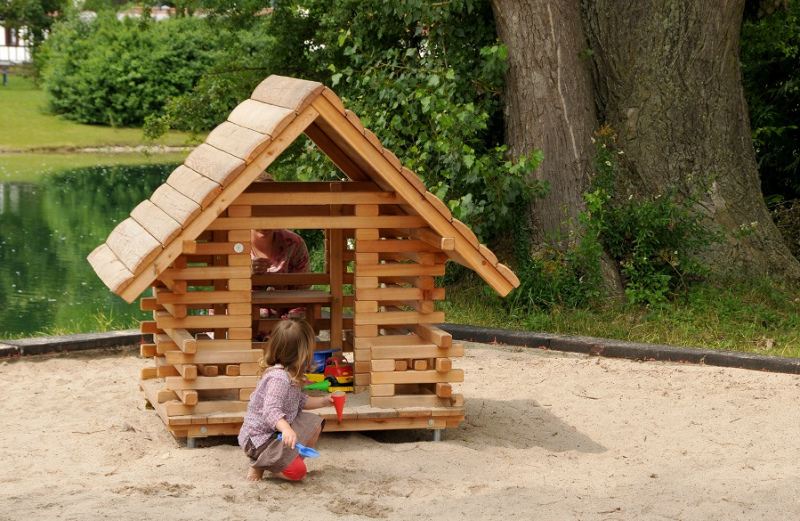 Richter_Spielgeraete_Kleines_Spielhaus