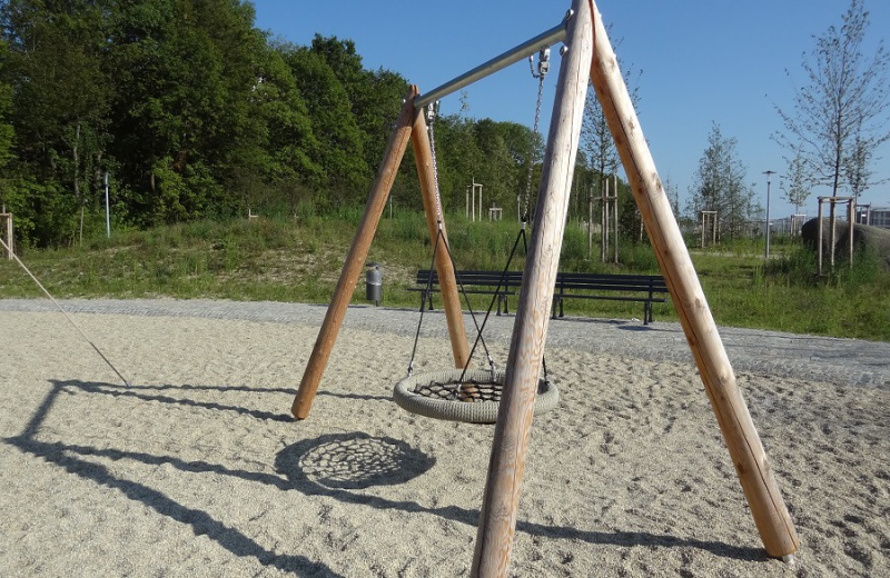 Richter_Spielgeraete_Schaukelspielplatz_Muenchen_Freiham_Nestwiege_spezial