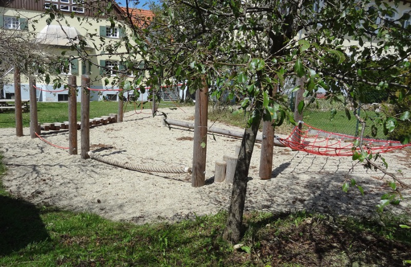 Richter-Spielgeraete_Niedrigseilparkour_Kiga-19