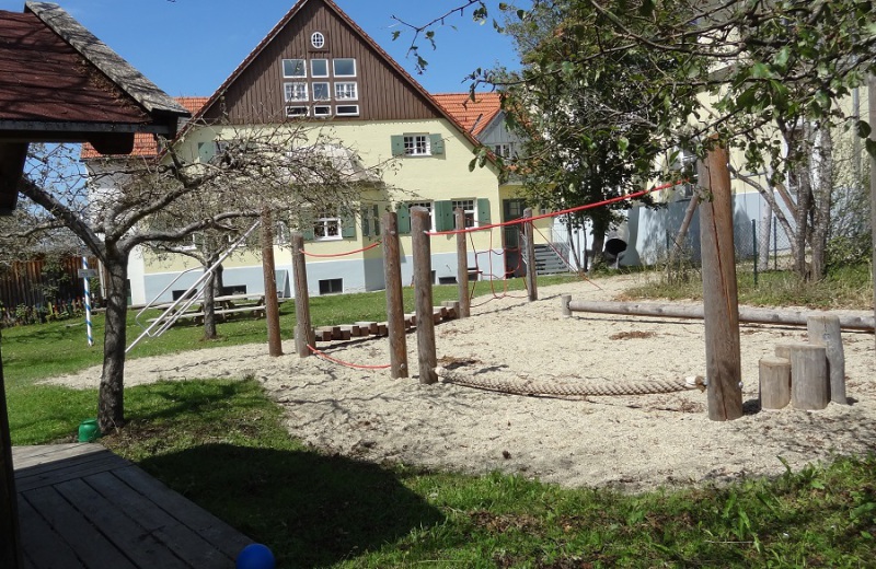 Richter-Spielgeraete_Niedrigseilparkour_Kiga-10