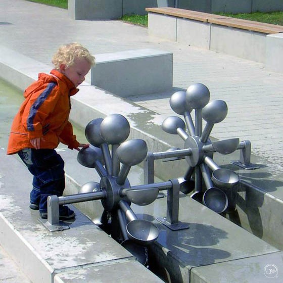 Richter_Spielgeraete_Grosses_Schaufelrad_urbane_Ausfuehrung