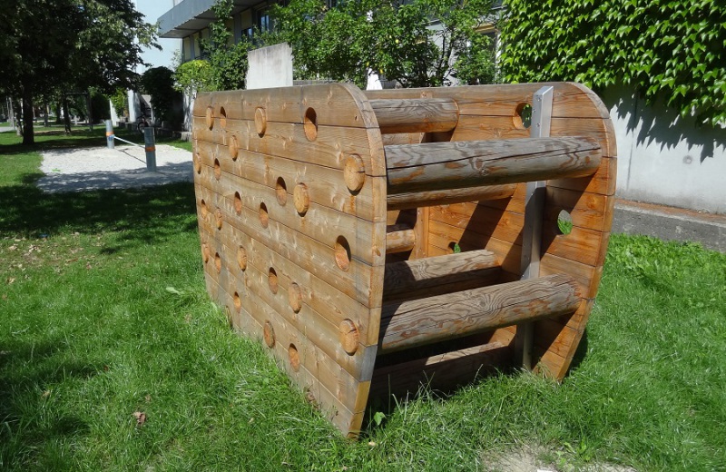Richter_Spielgeraete_Spielstationen_zur_Sinnesentfaltung_Kletterwelle_Kletterwand-2