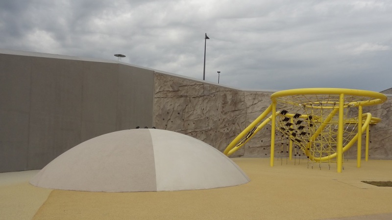 Schulcampus_M-Freiham_Kletterwand_Rutschenhuegel-6