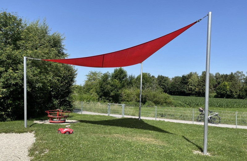 Tentmesh_Sonnensegel_am_oeffentl-Spielplatz_phm-22