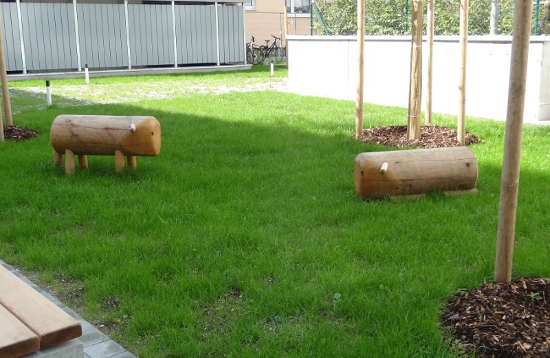 Richter_Spielgeraete_wohnnaher_Spielplatz_Sitzholz